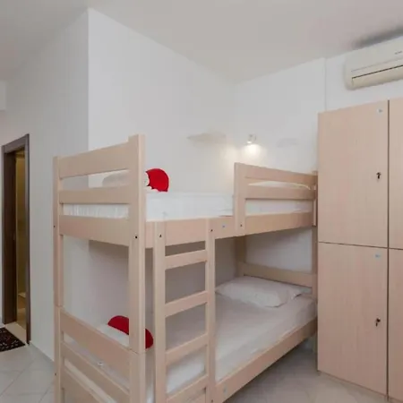 Free Bird - Bed In Four Bed Mixed 3 Holiday home *