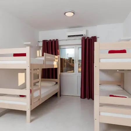 Free Bird - Bed In Four Bed Mixed 3 Holiday home *
