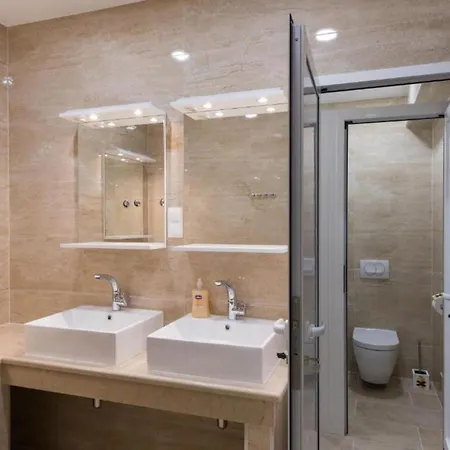 Free Bird - Bed In Four Bed Mixed 3 * Dubrovnik